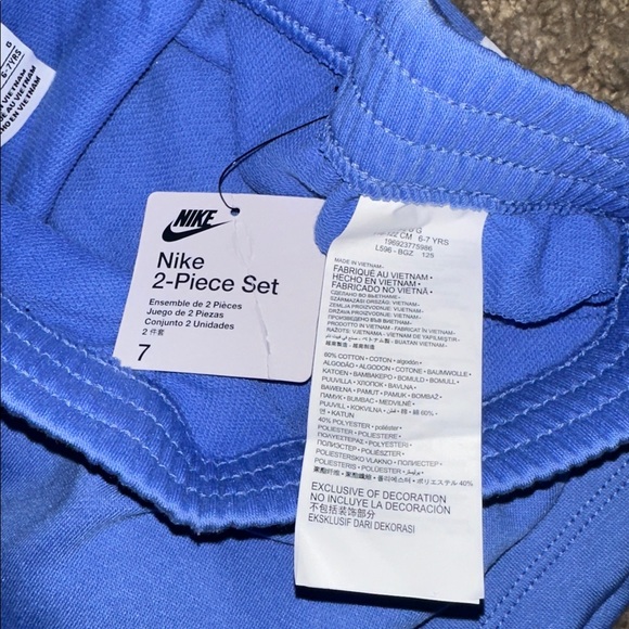NWT Nike Blue and White Shorts (7) - Picture 5 of 5